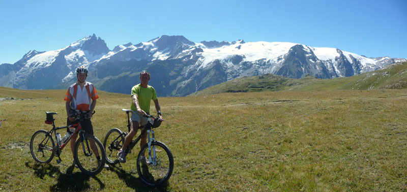 #1 Plateau d Plateau d'emparis : Vue de l'objectif finale depuis le plateau d'emparis