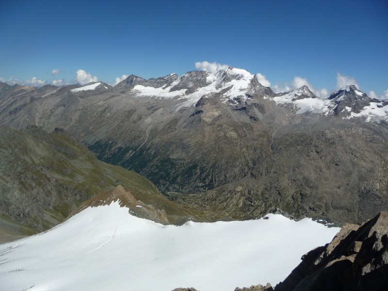 Mont Taou Blanc : Gd Paradis vu du sommet.