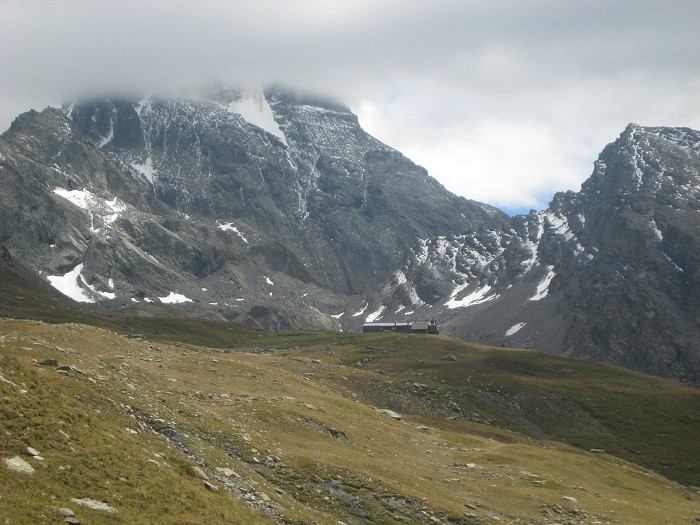#1 Vers le refuge du Viso : Vue sur le premier col : col Vallante Vers le refuge du Viso : Vue sur le premier col : col Vallante