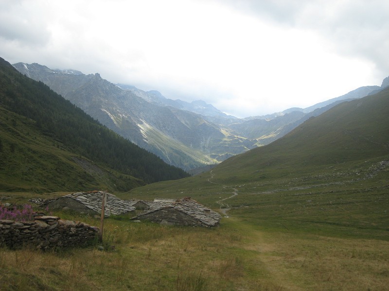 #3 Vallon de Soustra : Descente ludique du Vallon de Soustra, et vue sur le col de longet du lendemain Vallon de Soustra : Descente ludique du Vallon de Soustra, et vue sur le col de longet du lendemain