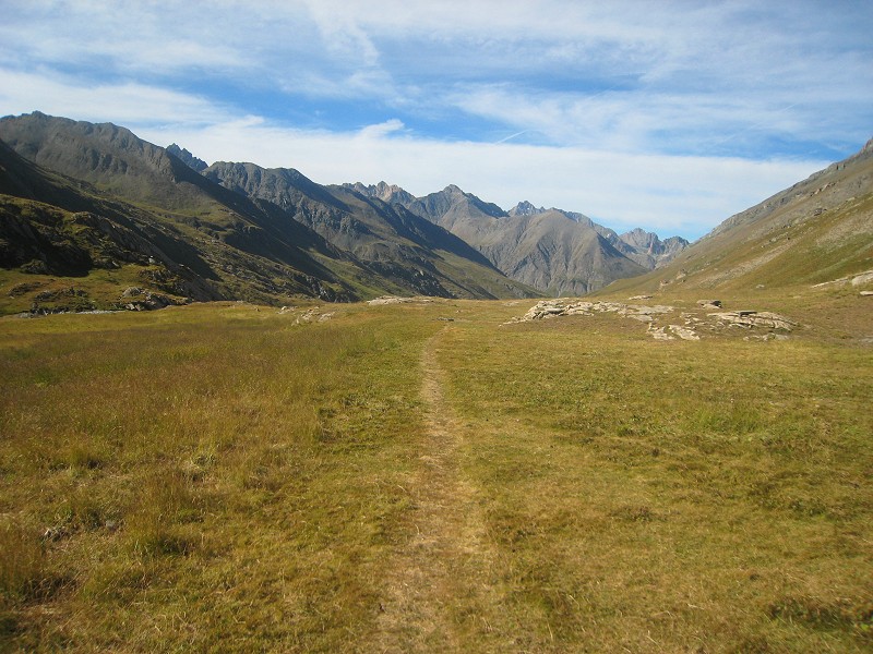 #7 En descendant du Longet : belle vue sur le Chambeyron, mais ce sera pour plus tard En descendant du Longet : belle vue sur le Chambeyron, mais ce sera pour plus tard