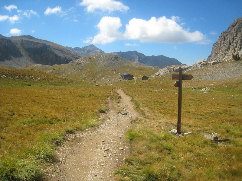 #21 Refuge du Chambeyron : Vers le refuge du Chambeyron, un sentier de lus en plus roulant Refuge du Chambeyron : Vers le refuge du Chambeyron, un sentier de lus en plus roulant