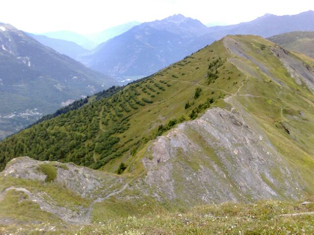 #1 crêtes au grand truc : les cretes et le début de la descente depuis le point 2175 crêtes au grand truc : les cretes et le début de la descente depuis le point 2175