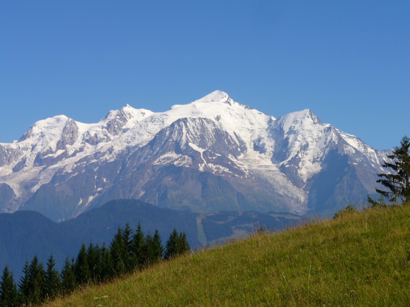 massif du Mont Blanc : La montée bien raide passe mieux avec ce panorama !