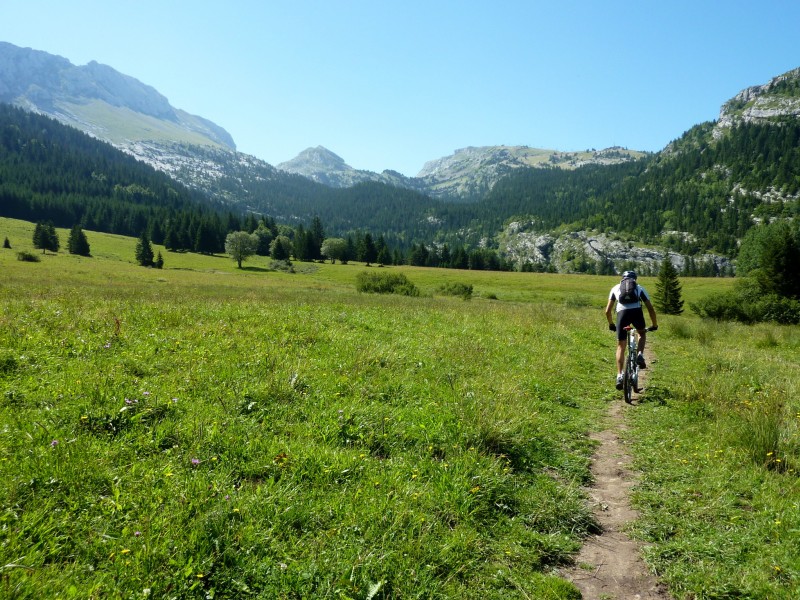 #12 Vallon de la Fauge : Yann file vers la Combe Charbonnière Vallon de la Fauge : Yann file vers la Combe Charbonnière
