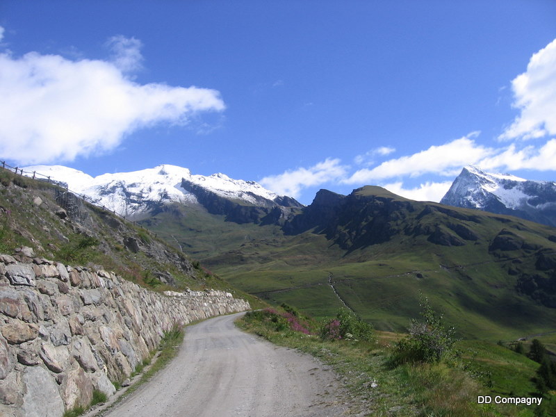 Tête Blanche : Le mont Gelé (Italien) à droite