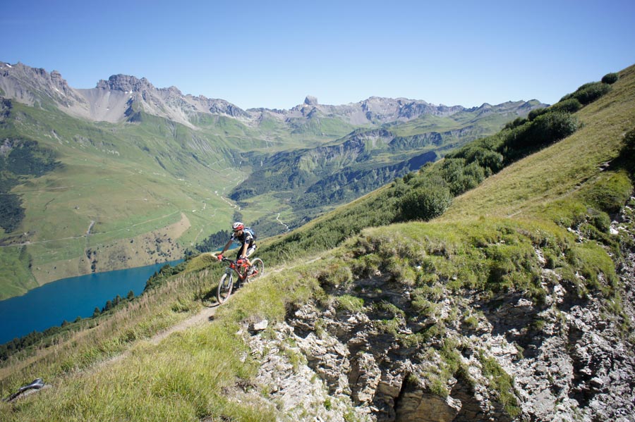 Sur la crête de Roche Parstire : quelques courts passages méritent un peu de concentration