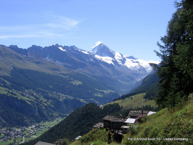 Dent Blanche (4357m) : Cavaliers, VTT et petits sentiers