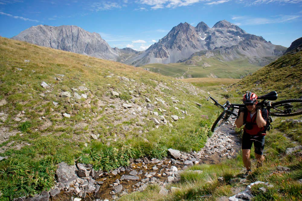 #6 Dernière montée à la Cula : On aura eu notre taf de portage! Dernière montée à la Cula : On aura eu notre taf de portage!