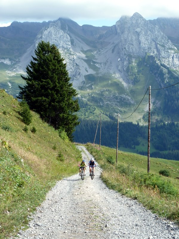 #3 Col de Châtillon : Remontée "fastidieuse" paraît-il Col de Châtillon : Remontée "fastidieuse" paraît-il