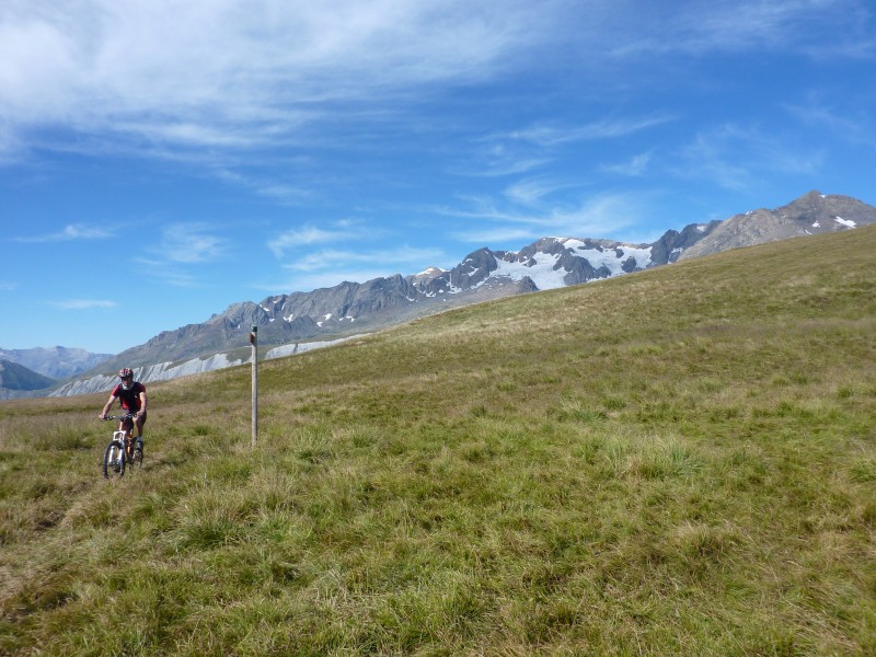 #2 Col des prés nouveaux : Au milieu des alpages Col des prés nouveaux : Au milieu des alpages