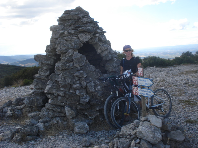 #4 le Mont Alaric : le sommet d le Mont Alaric : le sommet d'Alaric venté par la Tram