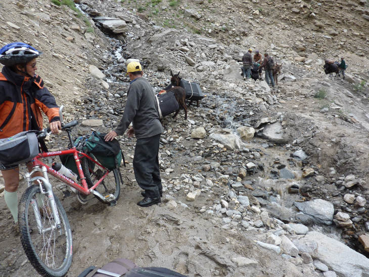 Piste ravagée entre padum et Kargil suite aux orages violents