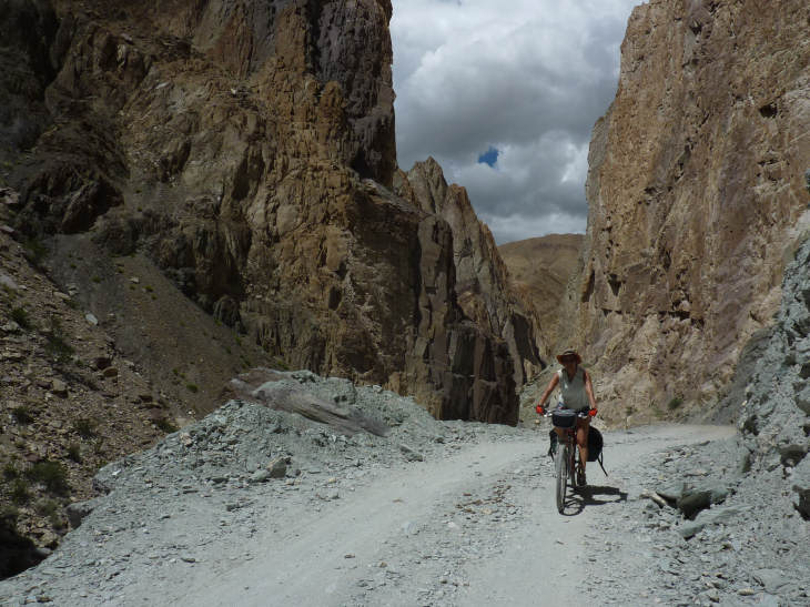 Honupata : dans les gorges sous Honupata