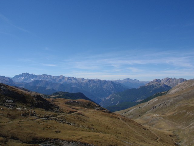 #2 Large vue vers le sud-ouest : De la Font Sancte aux crêtes de Croseras Large vue vers le sud-ouest : De la Font Sancte aux crêtes de Croseras