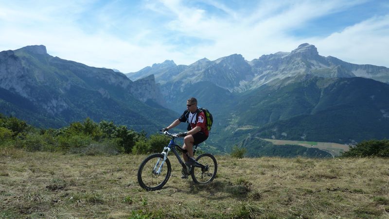 #4 Tete de la Sambut : superbe cadre sur fond de Devoluy Tete de la Sambut : superbe cadre sur fond de Devoluy