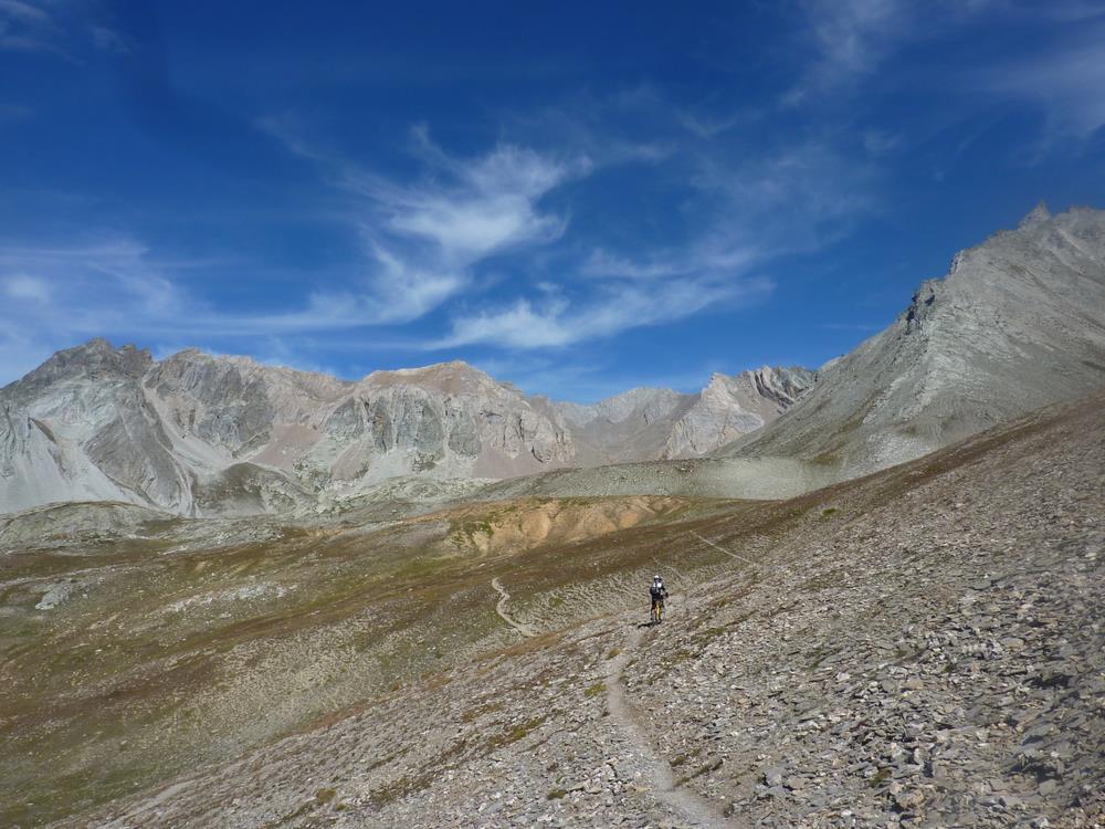 Direction lacs de Roure : Le col Mary est franchit