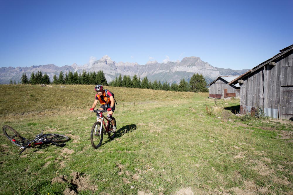 Lachat d'en Haut : Un peu de soleil avec les Aravis en fond