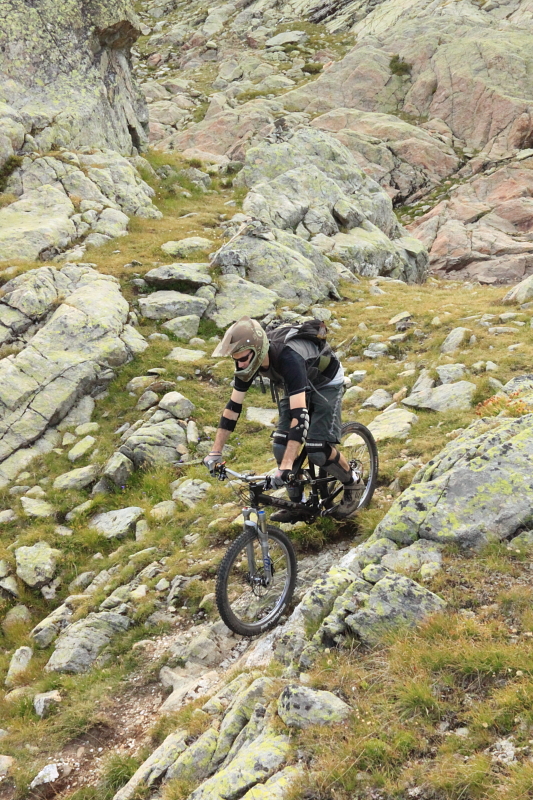 Descente exigeante : et malgré qq passages NR on y trouvera notre compte (contrairement au vallon des lacs de la tempête)