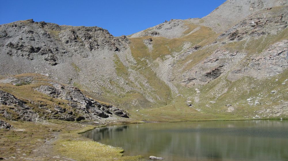#6 Petit laus : et la raide montée au cairn 2850m Petit laus : et la raide montée au cairn 2850m