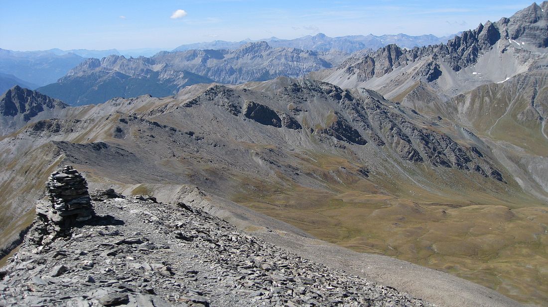 #10 Suite de l Suite de l'itinéraire : vue depuis le sommet, impressionnant cette ligne de crêtes !