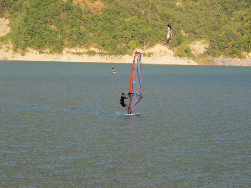 #5 Xavier ... : Je n Xavier ... : Je n'ai pas osé mettre la photo où tu fais un angle de 45° avec la voile, ni celle de la blonde (charmante) qui était à côté de nous...