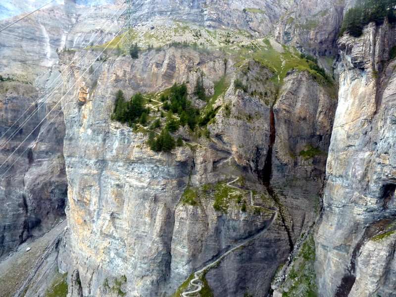 #9 Gemmipass : Le sentier de montée à la Gemmipass depuis le téléphérique Gemmipass : Le sentier de montée à la Gemmipass depuis le téléphérique