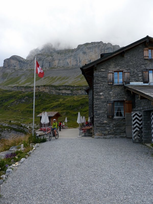 #12 Schwarenbach : Le refuge/hôtel de Schwarenbach fréquenté en son temps par ce brave Lénine Schwarenbach : Le refuge/hôtel de Schwarenbach fréquenté en son temps par ce brave Lénine