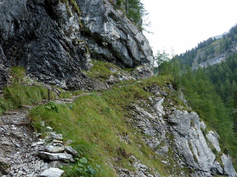 #18 Gasteretal : Sentier bien expo par endroits Gasteretal : Sentier bien expo par endroits