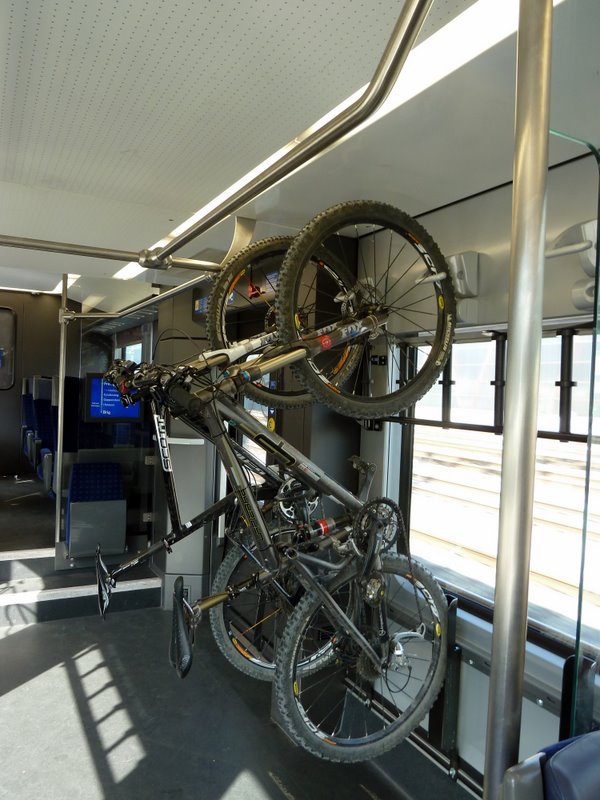 Frutigen>Goppenstein : Les vélos bien tranquilles dans le train