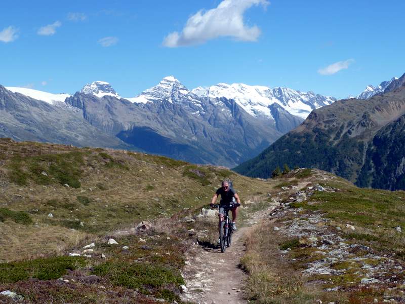#5 Oberi Meiggu : Fin de la première montée au dessus du Lötschental Oberi Meiggu : Fin de la première montée au dessus du Lötschental
