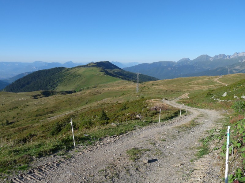 #2 Fin de l Fin de l'ascension : En contrebas, le col du merdaret, et le début du sentier ...