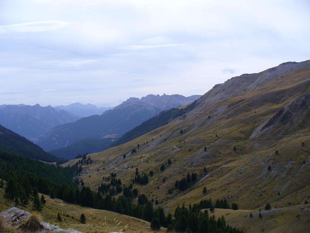 Sentier Balcon : Vue sur la piste de Meyriès