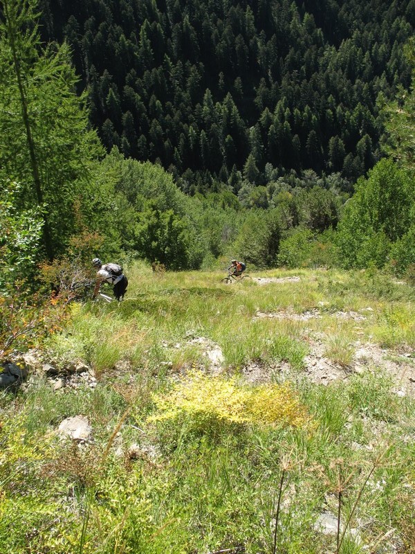 #9 descente des Florins : épingles dans zone caillouteuse descente des Florins : épingles dans zone caillouteuse