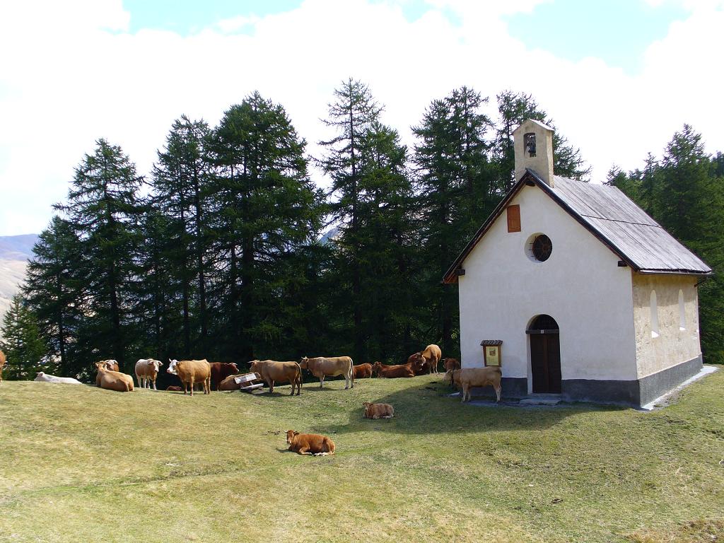 Chapelle St-Simon : Les fidèles rassemblées