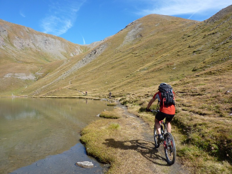 #4 Lac du Grand Laus : Variante de montée au Pic du Marlif par le col 2830, pas intéressant à descendre. Lac du Grand Laus : Variante de montée au Pic du Marlif par le col 2830, pas intéressant à descendre.