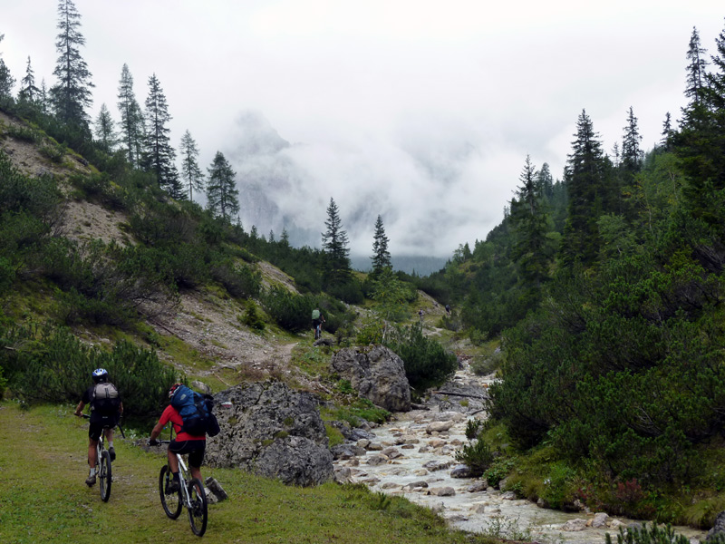 #44 Val de Rinbianco via108 : Après un portage rapide, ça roule pour notre plus grand plaisir Val de Rinbianco via108 : Après un portage rapide, ça roule pour notre plus grand plaisir