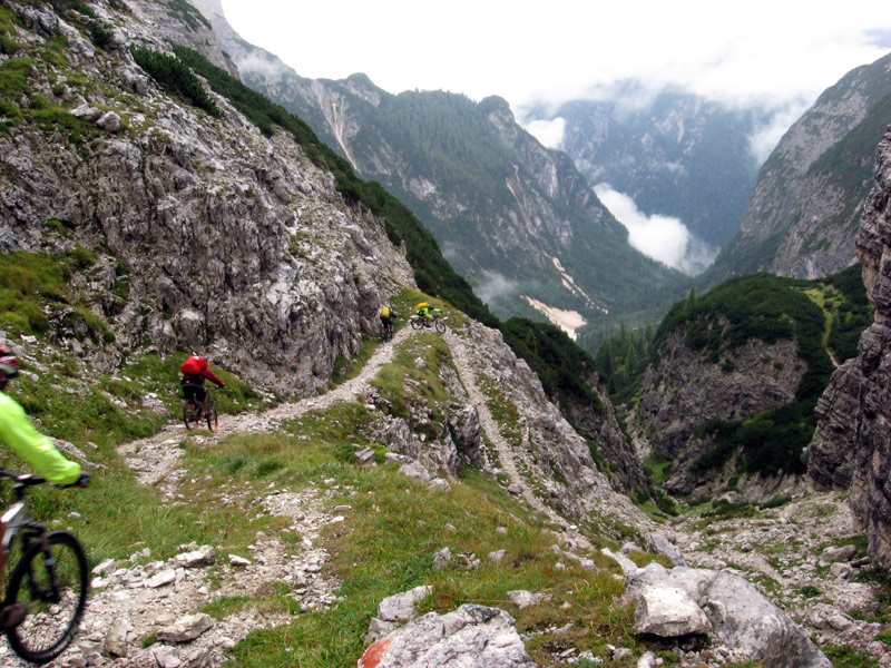 Val de Cengia Via 1107 : Le verrou du val de Cengia avec du passage T3+/T4 et de bonnes épingles fermées.