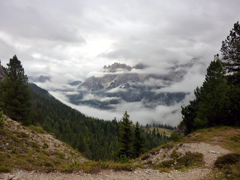 Via 34 : Le portage de 200m n'empêche pas d'apprécier le paysage