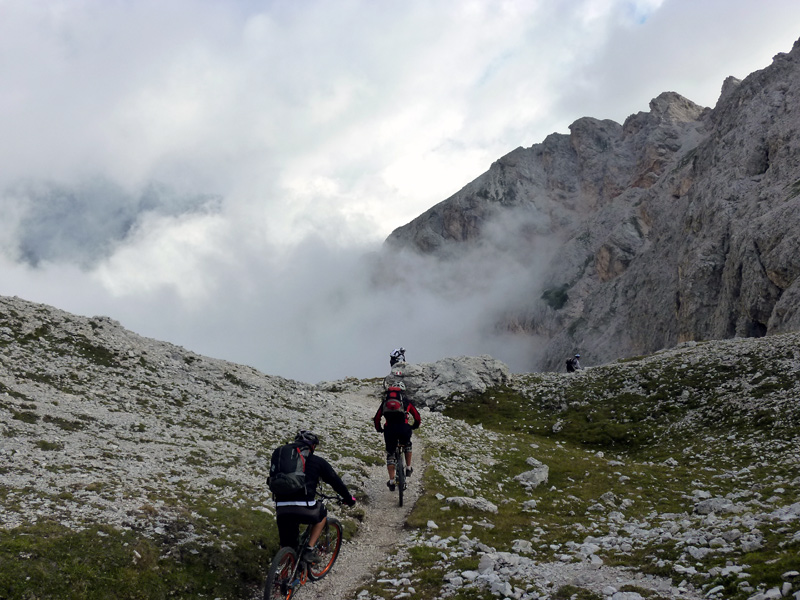 Forcella Riciogogn : En route vers l'immense pierrier après le forcella (fenêtre)