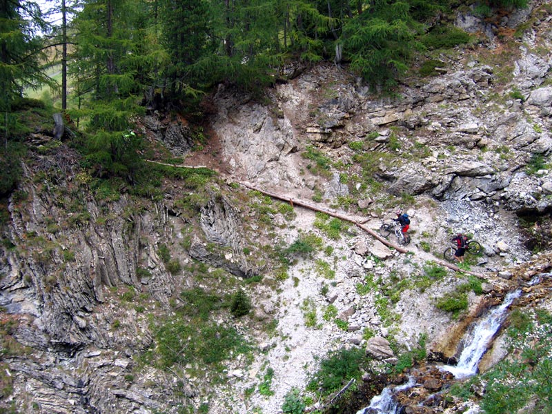 #101 Sentier : Sentier géologique d Sentier : Sentier géologique d'Arabba en dessous de Sourasasc (T4, NR au dessus)