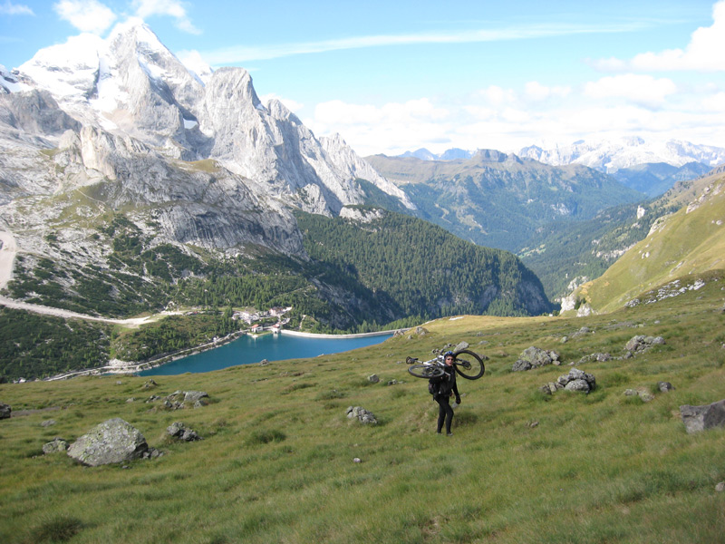 Lac de Fedaia : Jacques au portage