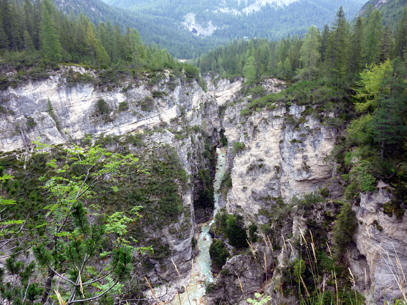 #65 Gorges du Ru de Fanes : Vu depuis le Ponte Outo Gorges du Ru de Fanes : Vu depuis le Ponte Outo