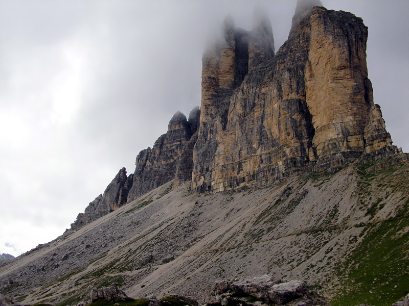 #50 Tre Cime di Lavaredo : Même drappée, elles offrent un certain cachet. Tre Cime di Lavaredo : Même drappée, elles offrent un certain cachet.