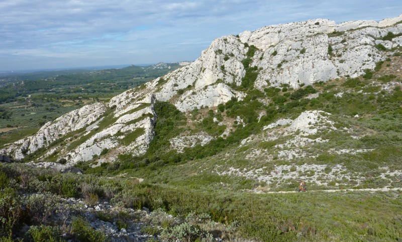 #4 Grands Calans toujours : Santa au milieu des Alpilles Grands Calans toujours : Santa au milieu des Alpilles