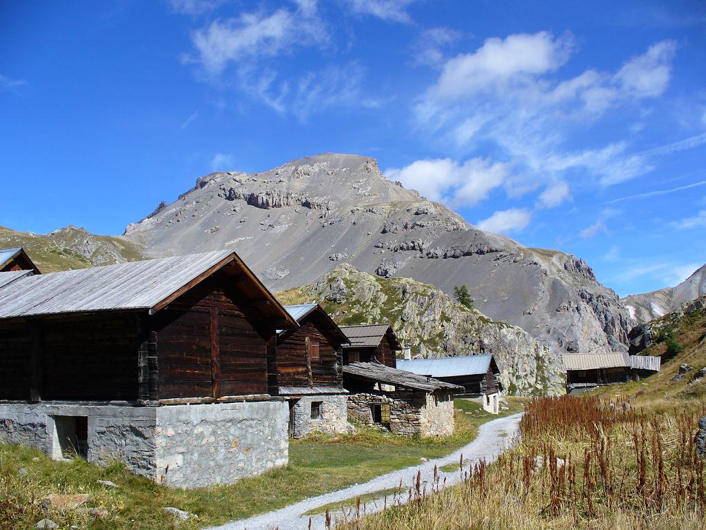 #7 Chalets de Clapeyto : Dommage pour les toits en tôle Chalets de Clapeyto : Dommage pour les toits en tôle