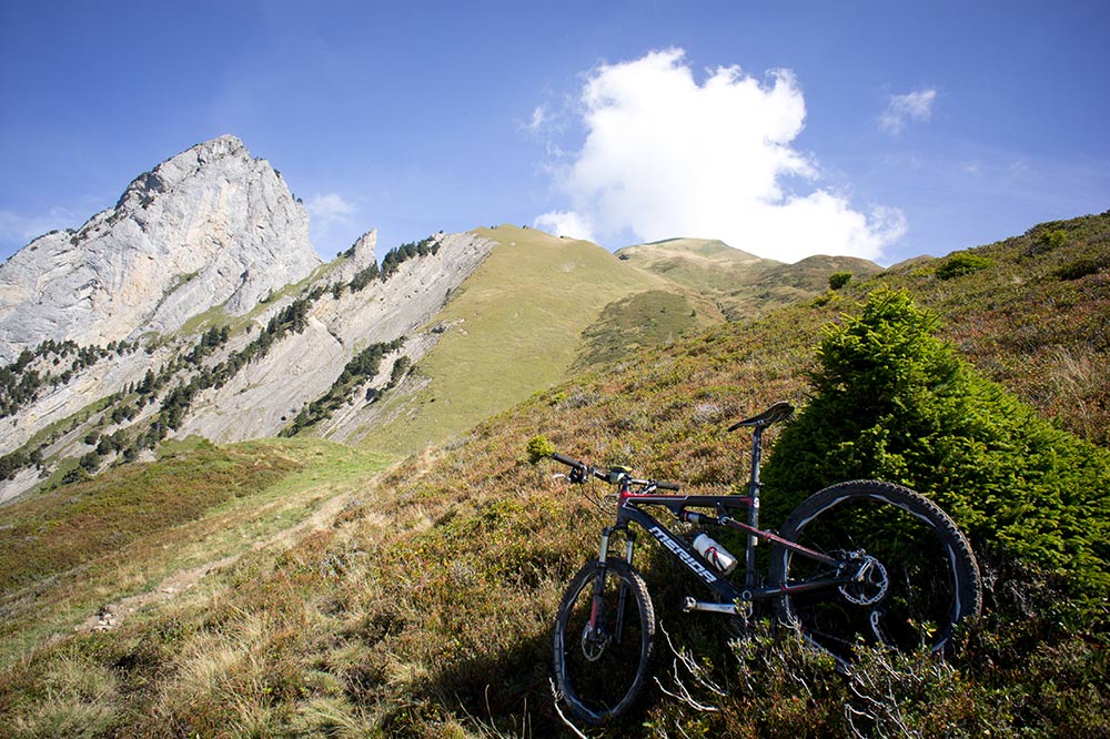 #2 Sous l Sous l'Aiguille de Manigod : La Mandallaz au fond