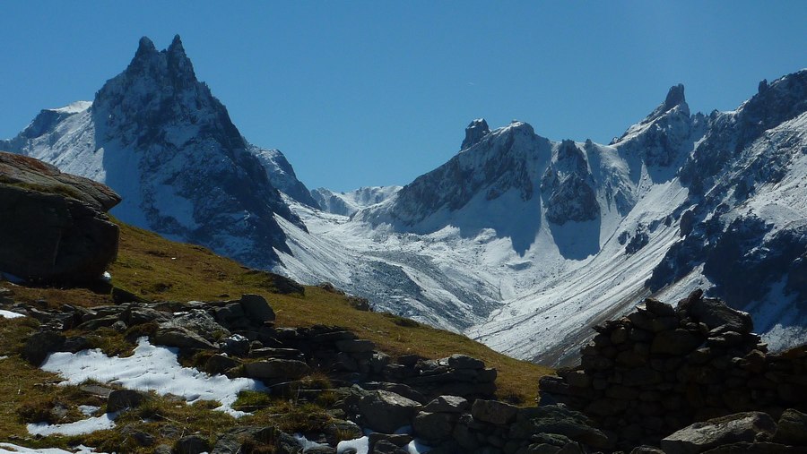 Neuvachette : Aiguille Noire, majestuseuse