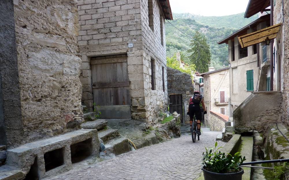 #14 C C'est fini : Les ruelles sont pavées