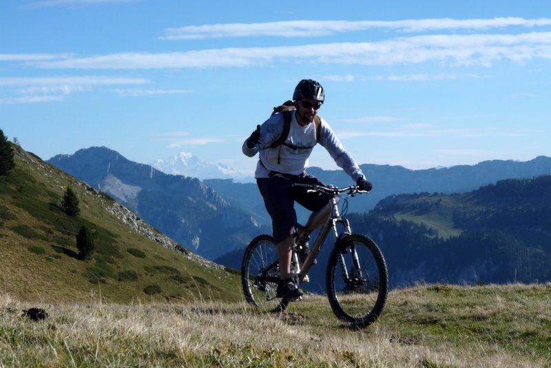 Hooo, M. Mont-Blanc : Dur de faire une photo à 2 plans en plein soleil! Le Mon-Blanc est magnifique ce jour.